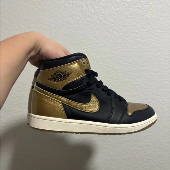 Jordan retro 1 high black and gold - Picture 6 of 9